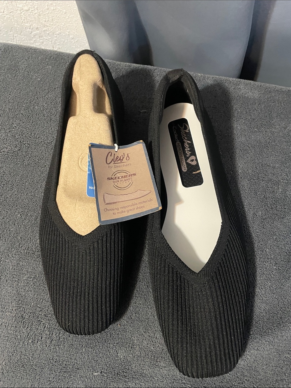 Skechers Women's Black Knit Slip-On Ballet Flats air cooled with memory foam NWT